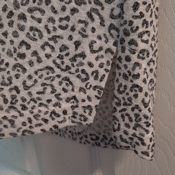 Short sleeve cheetah tee - Picture 3 of 3